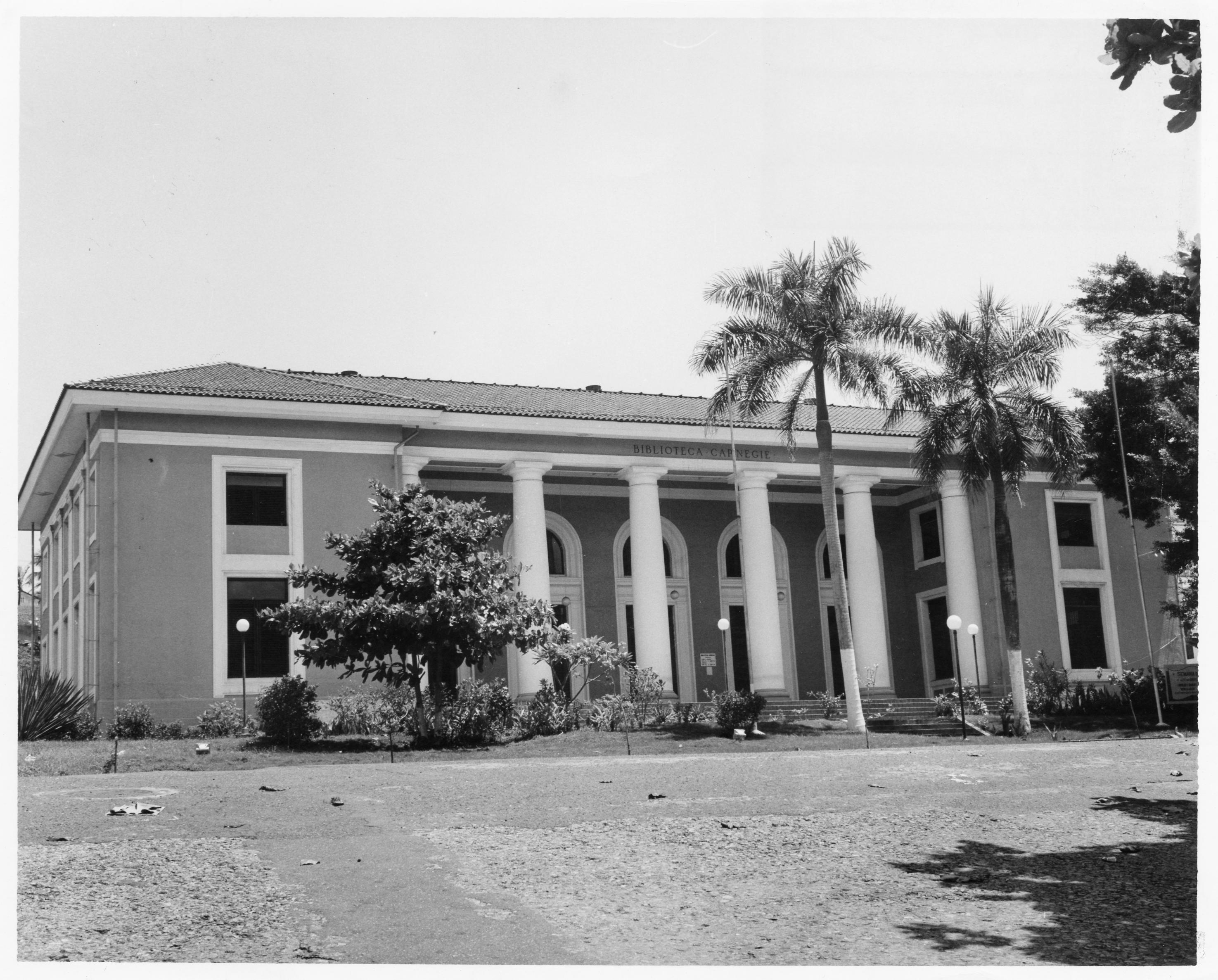 Biblioteca Carnegie - 83004196